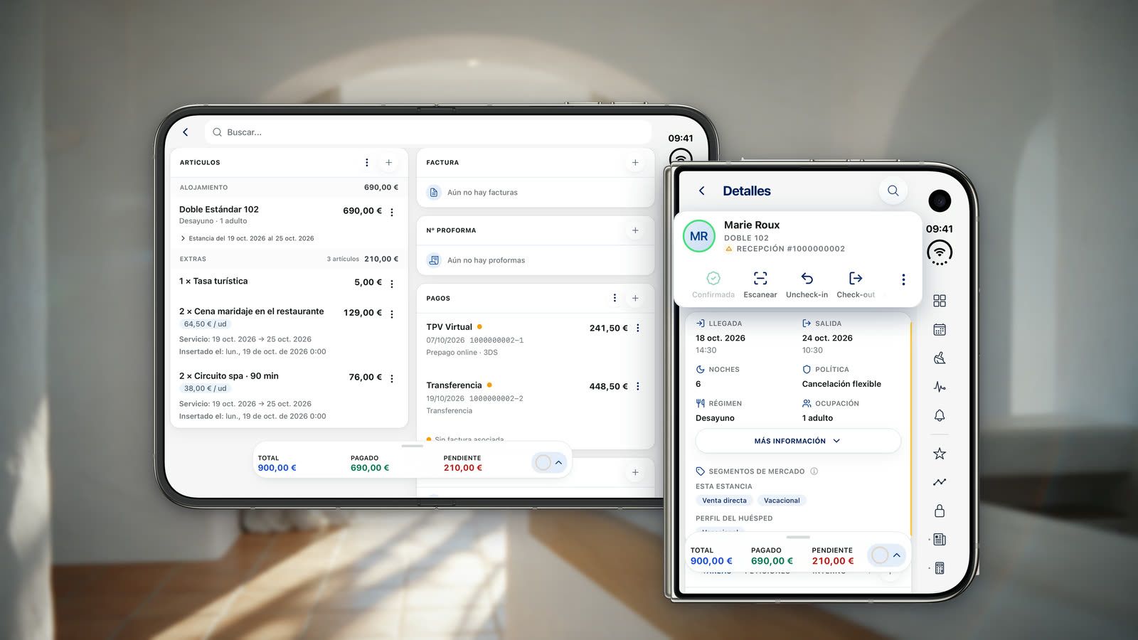 El iPhone Duo abierto con la reserva entera, artículos, factura y pagos, y plegado con la ficha de la reserva y el menú en la franja lateral